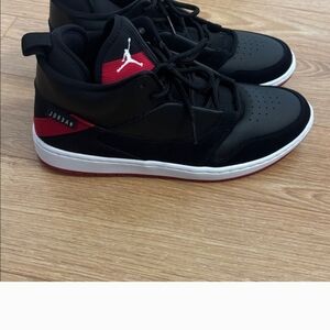 Jordan Fade Away Mid-Top Size 9 Sneakers